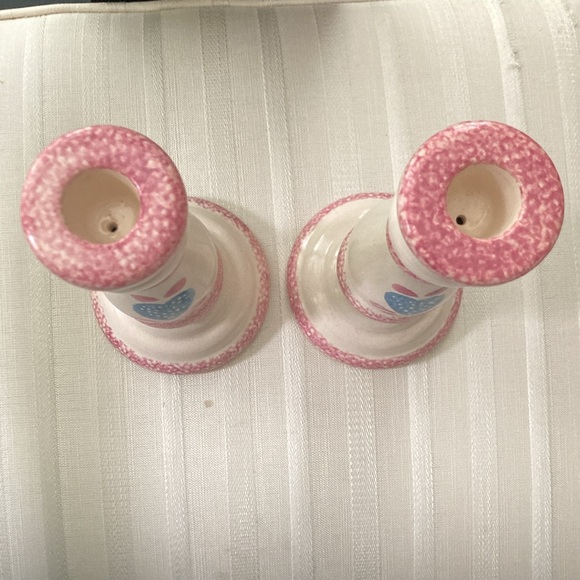 1980s Ceramic Spongeware Candlestick Pair; Pink & Ivory with Blue Heart; NWT - Picture 2 of 3